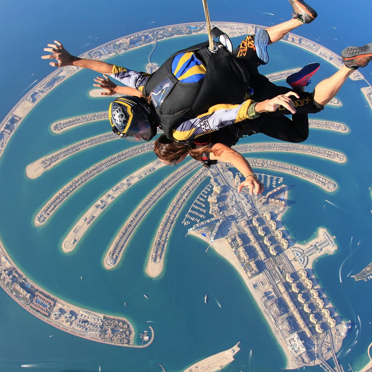 Sky dive experience in Dubai